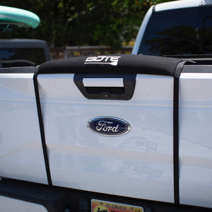Tailgate pad on the top of a truck's tailgate